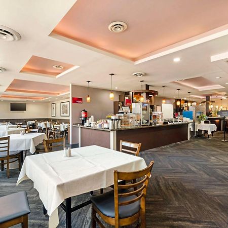 Best Western Plus Burnaby Hotel Екстер'єр фото