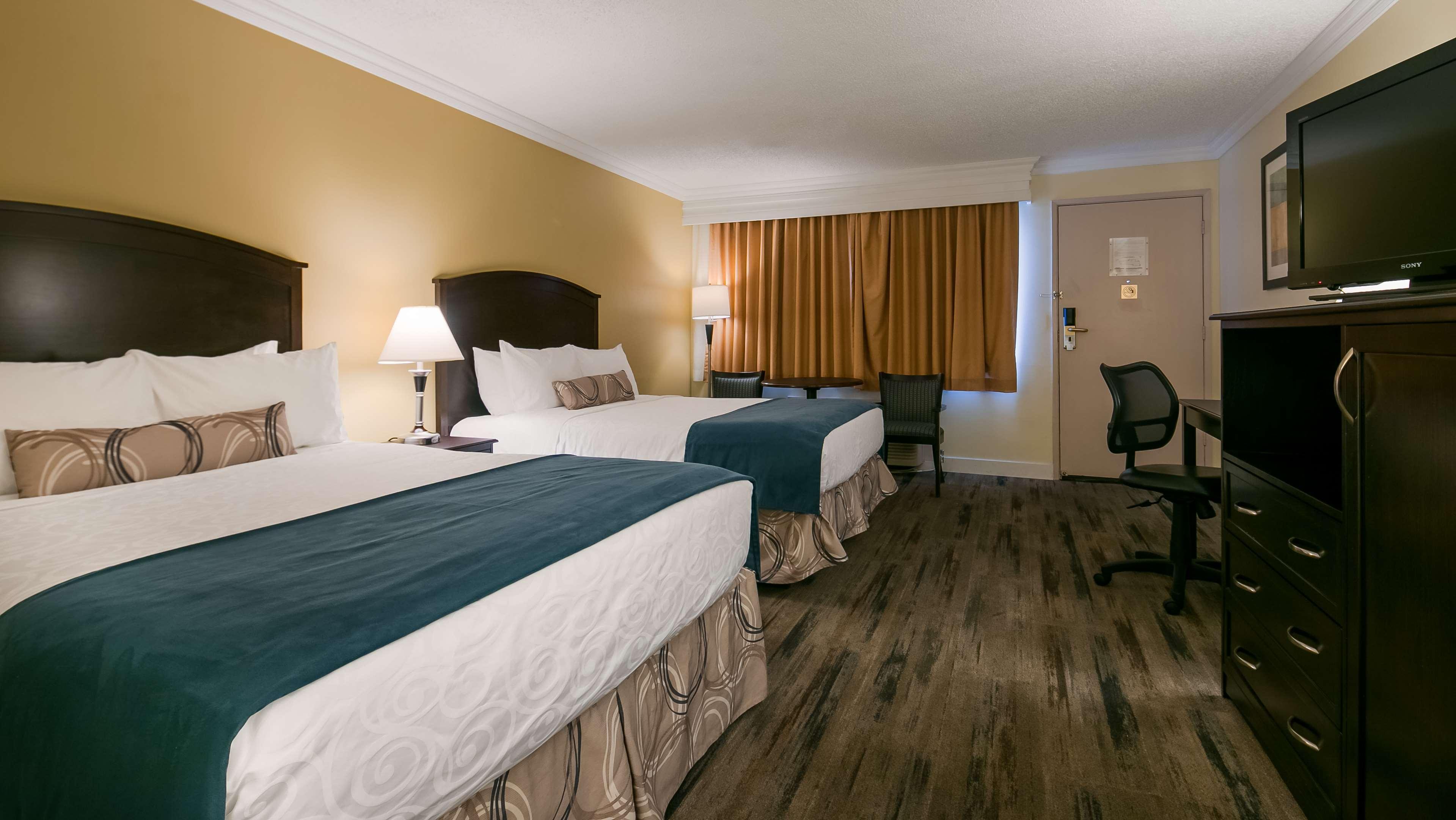 Best Western Plus Burnaby Hotel Екстер'єр фото