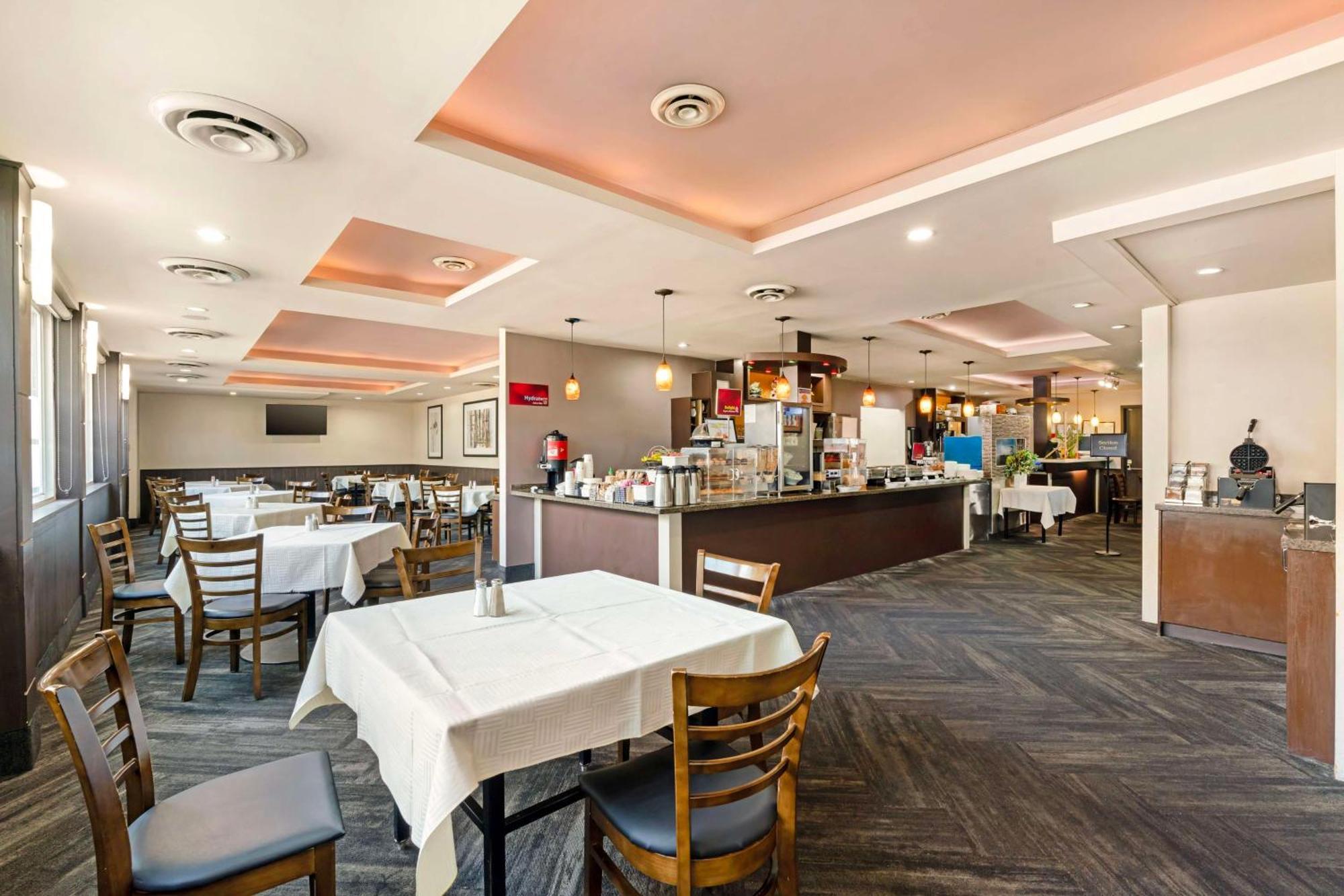 Best Western Plus Burnaby Hotel Екстер'єр фото