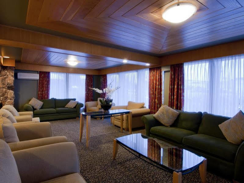Best Western Plus Burnaby Hotel Екстер'єр фото